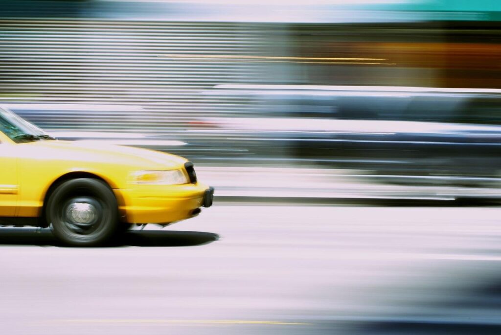 taxi, motion, urban-842341.jpg